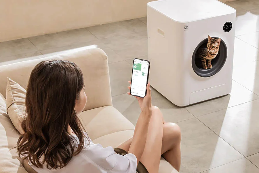 cat litter box that cleans itself